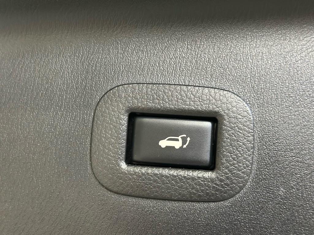 Nissan Armada Platinum 2WD 2017