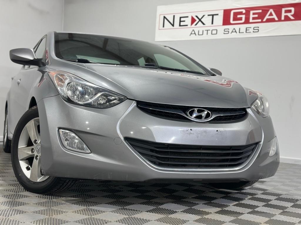 Hyundai Elantra GLS M/T 2013