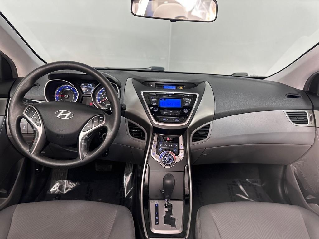 Hyundai Elantra GLS M/T 2013