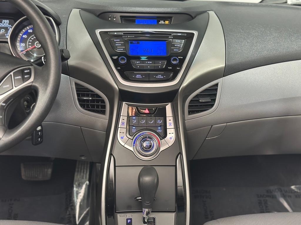 Hyundai Elantra GLS M/T 2013