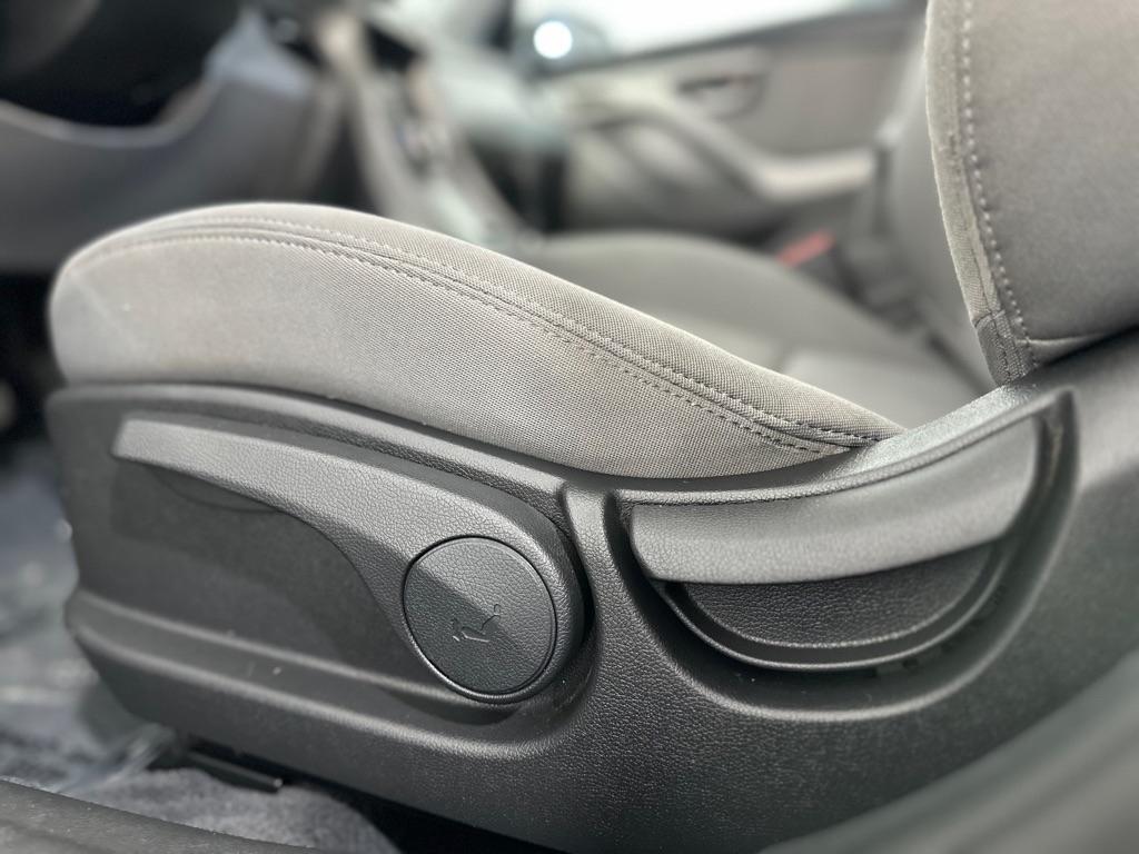 Hyundai Elantra GLS M/T 2013