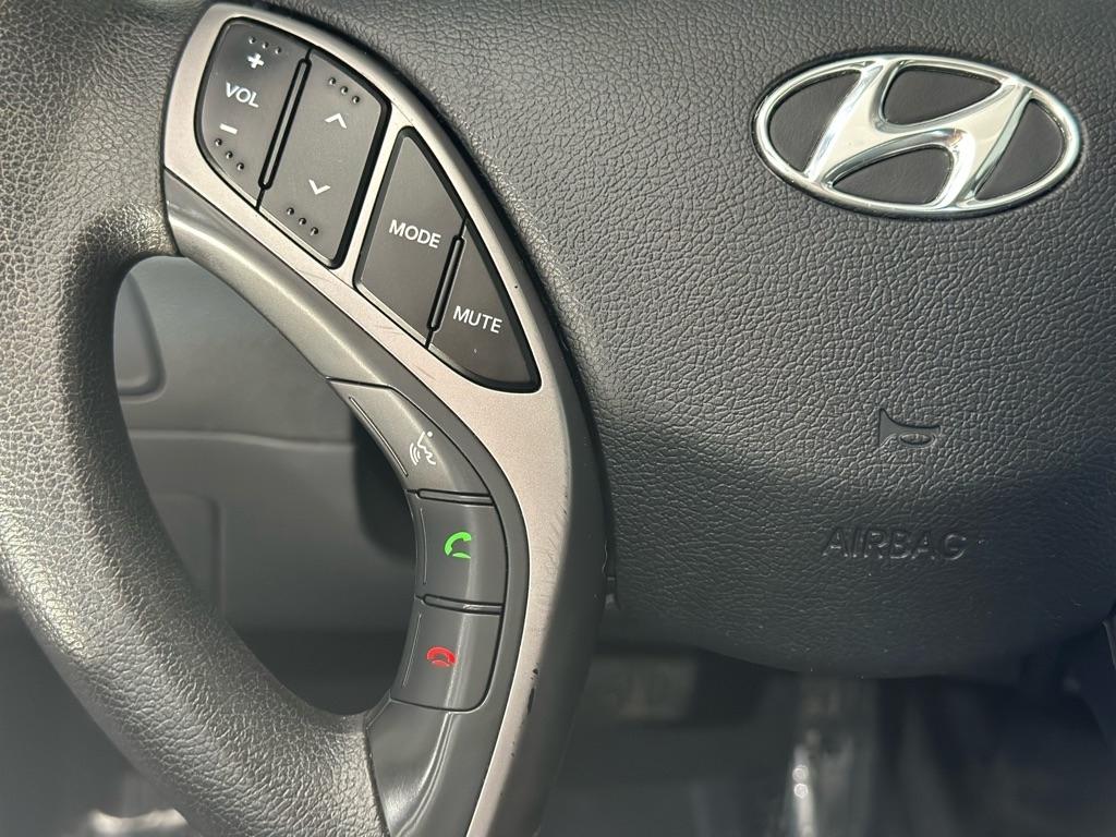 Hyundai Elantra GLS M/T 2013