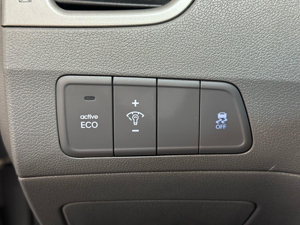 Hyundai Elantra GLS M/T 2013