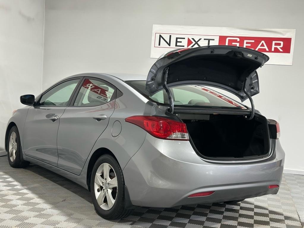 Hyundai Elantra GLS M/T 2013