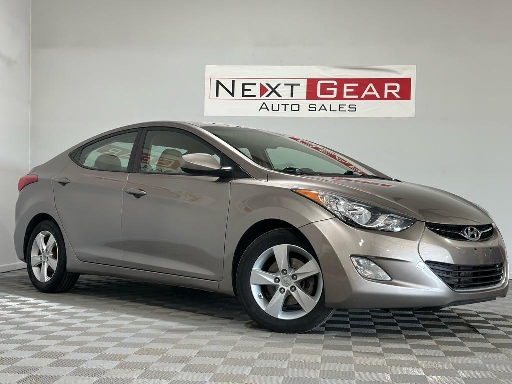 Hyundai Elantra GLS M/T 2013