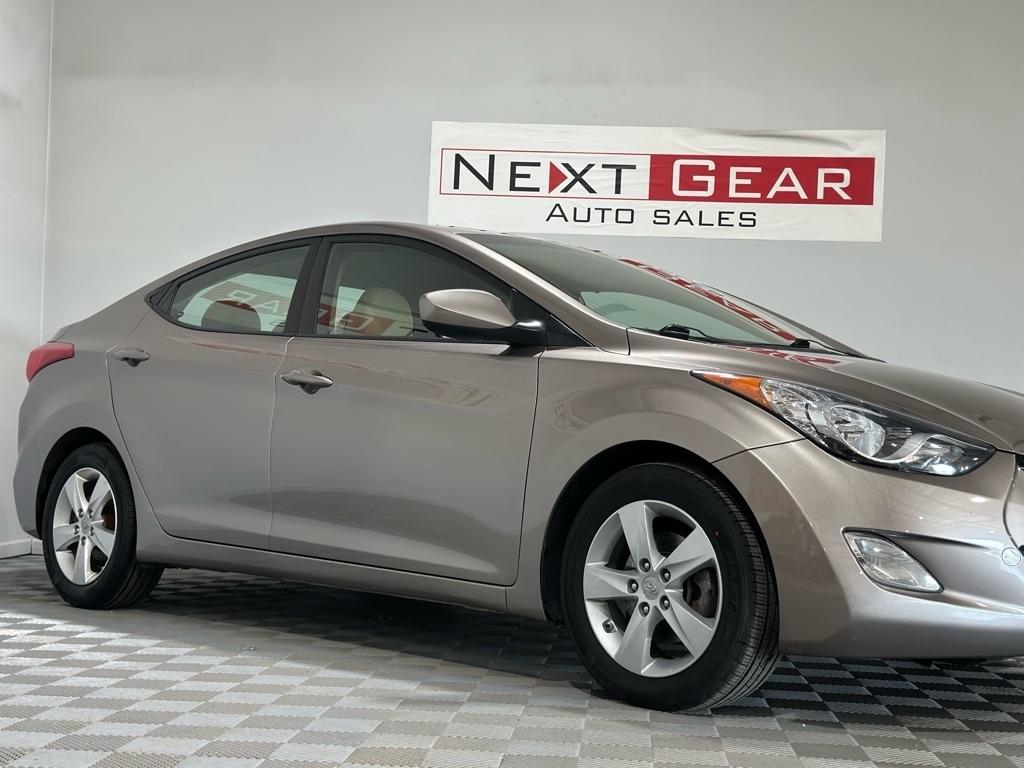 Hyundai Elantra GLS M/T 2013
