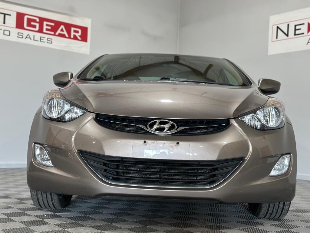Hyundai Elantra GLS M/T 2013
