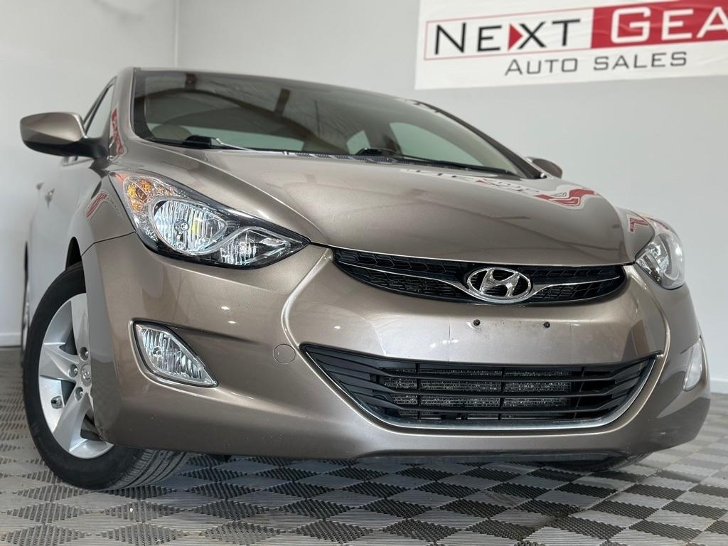 Hyundai Elantra GLS M/T 2013