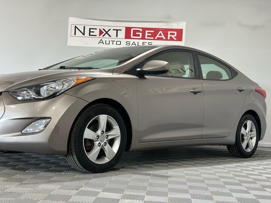 Hyundai Elantra GLS M/T 2013