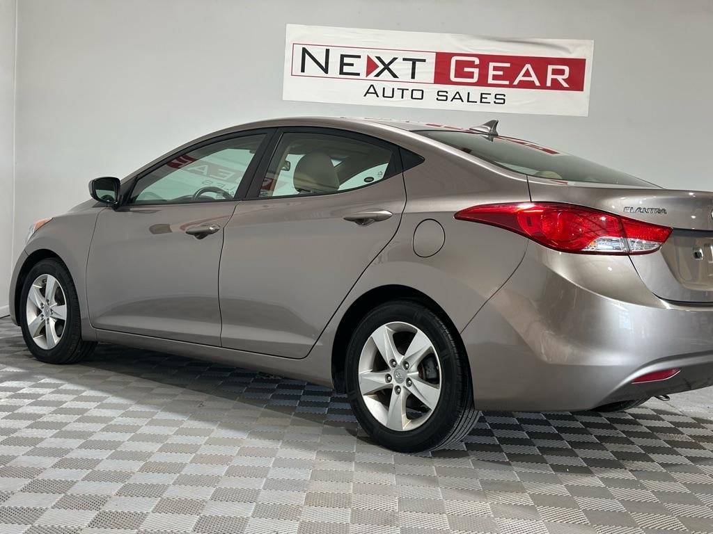 Hyundai Elantra GLS M/T 2013