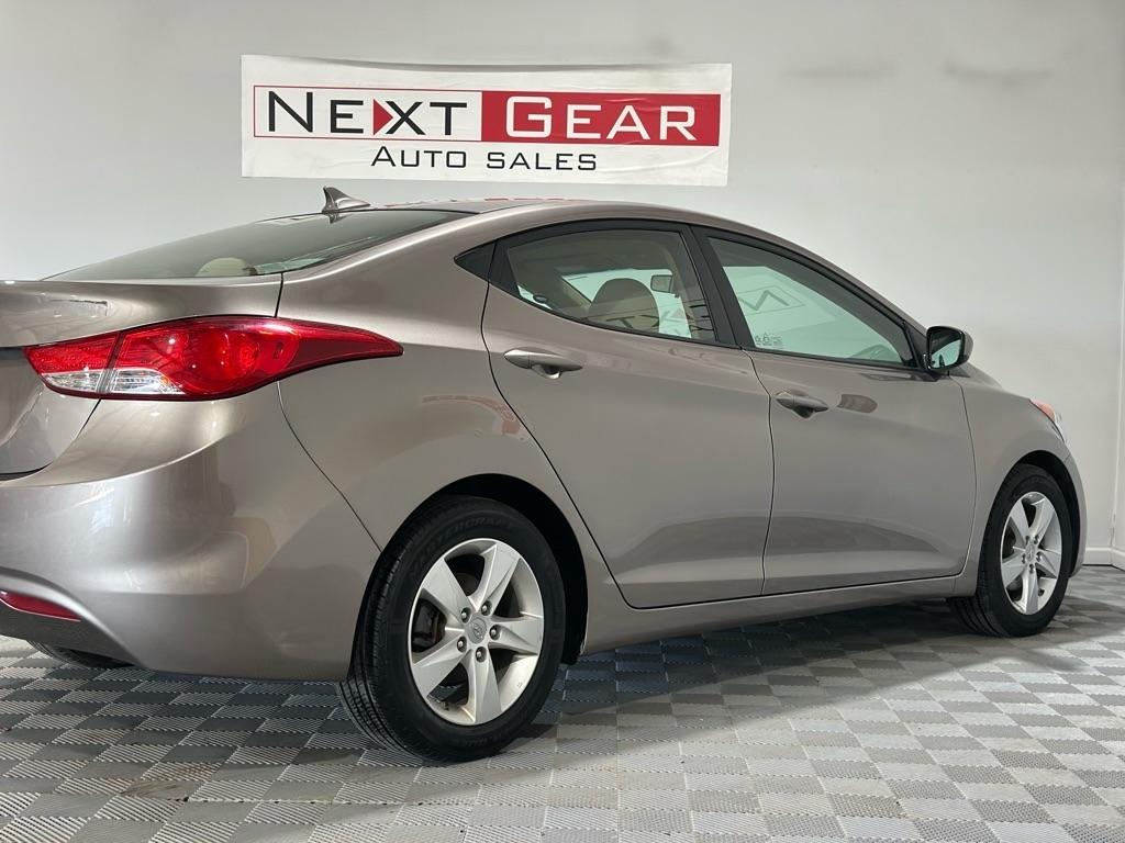Hyundai Elantra GLS M/T 2013