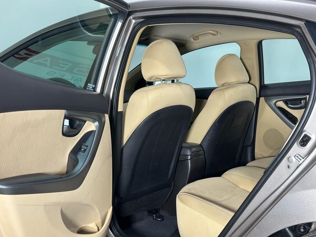 Hyundai Elantra GLS M/T 2013
