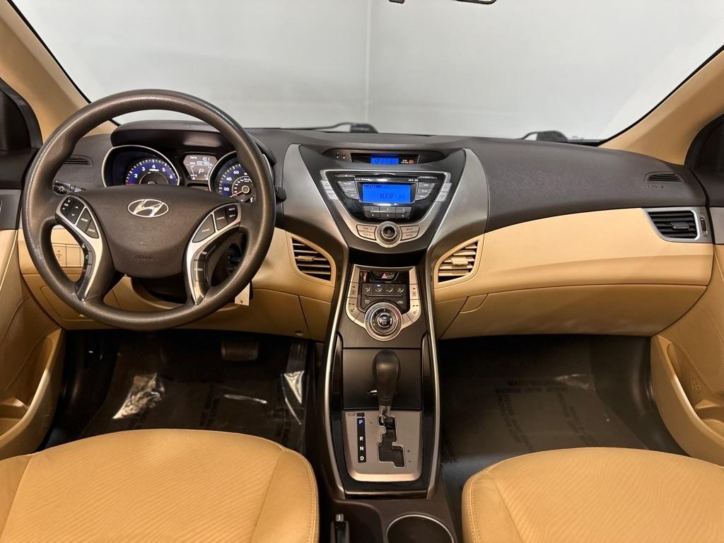 Hyundai Elantra GLS M/T 2013