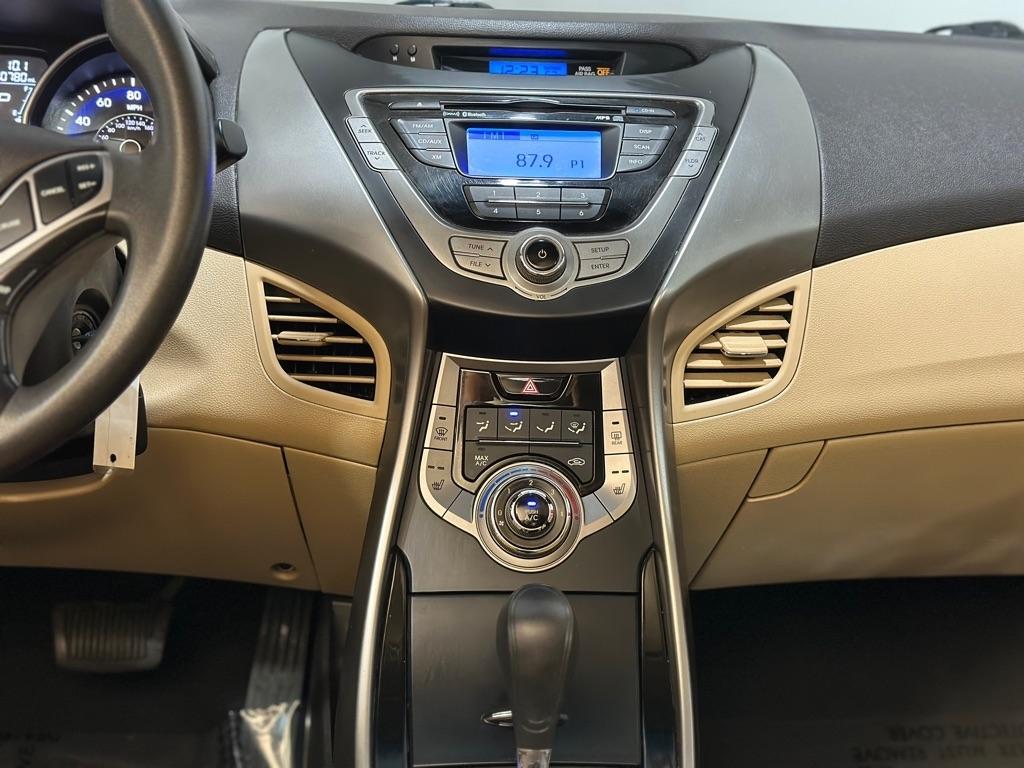 Hyundai Elantra GLS M/T 2013