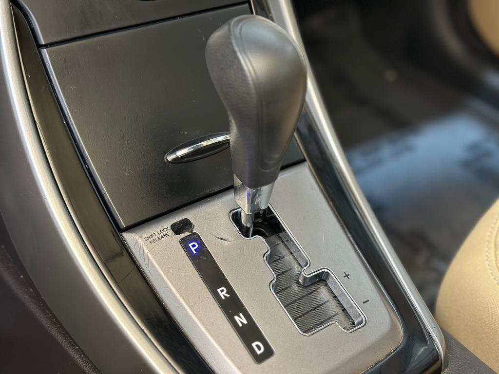 Hyundai Elantra GLS M/T 2013