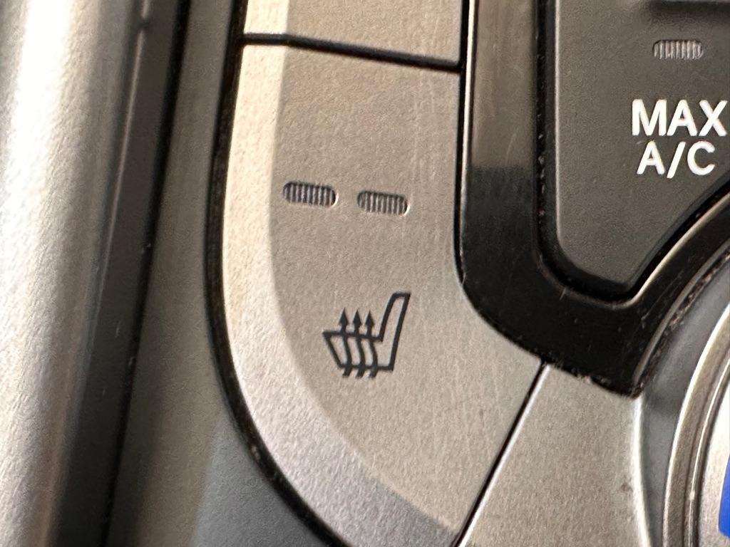 Hyundai Elantra GLS M/T 2013