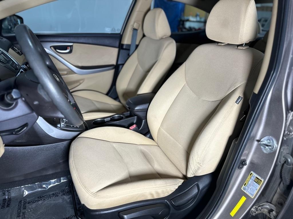 Hyundai Elantra GLS M/T 2013