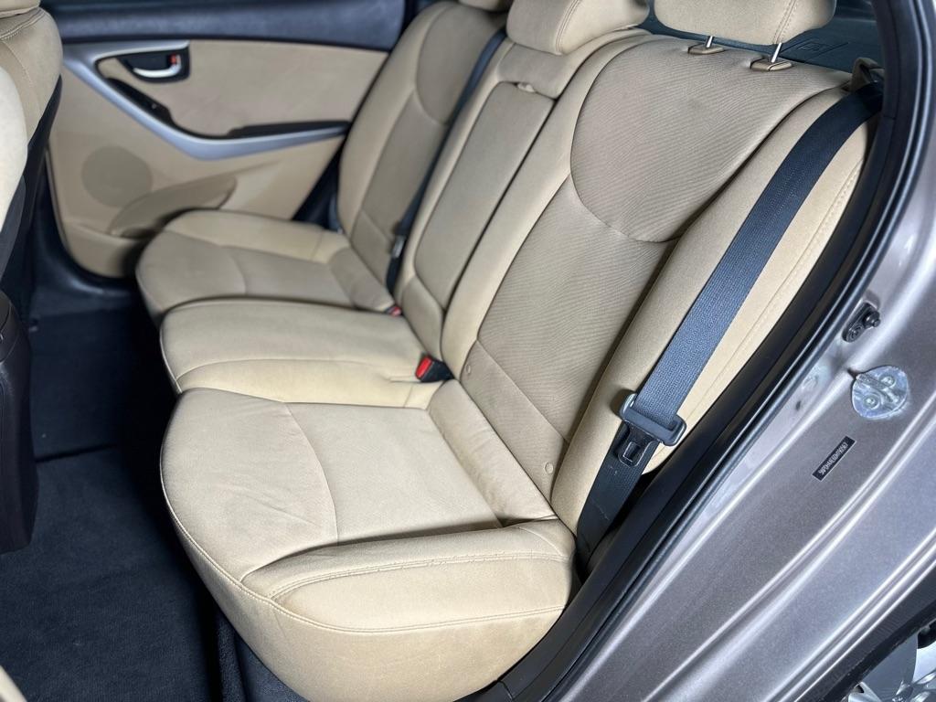 Hyundai Elantra GLS M/T 2013