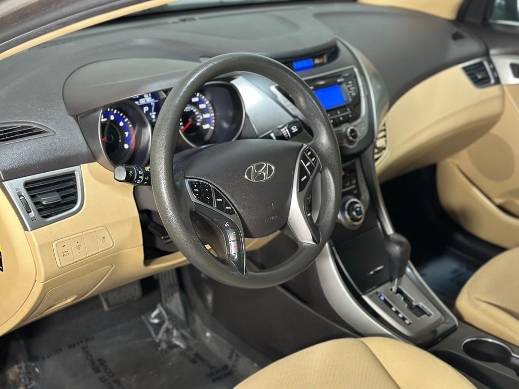 Hyundai Elantra GLS M/T 2013