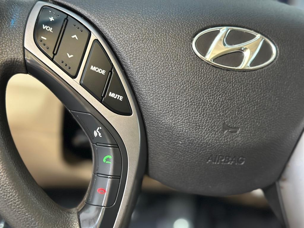 Hyundai Elantra GLS M/T 2013