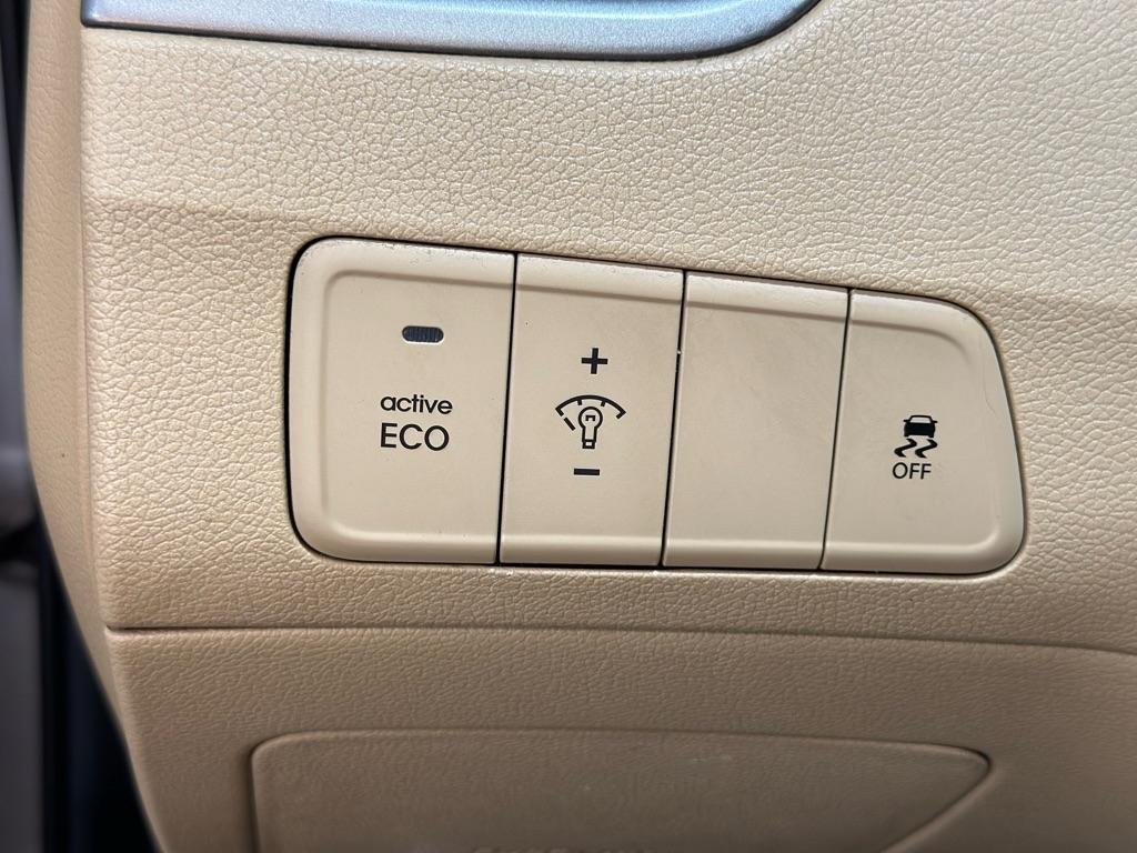 Hyundai Elantra GLS M/T 2013