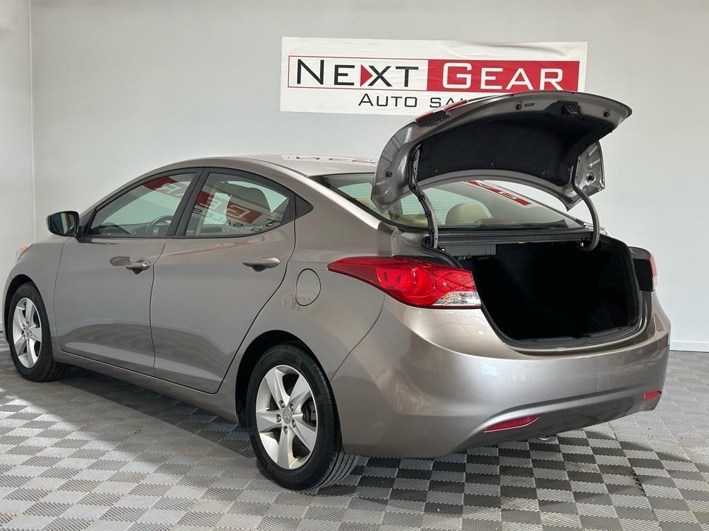 Hyundai Elantra GLS M/T 2013