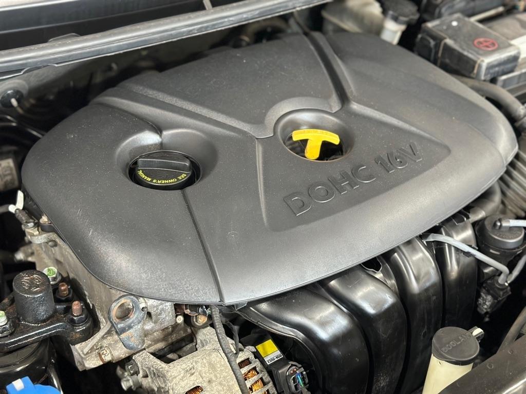 Hyundai Elantra GLS M/T 2013