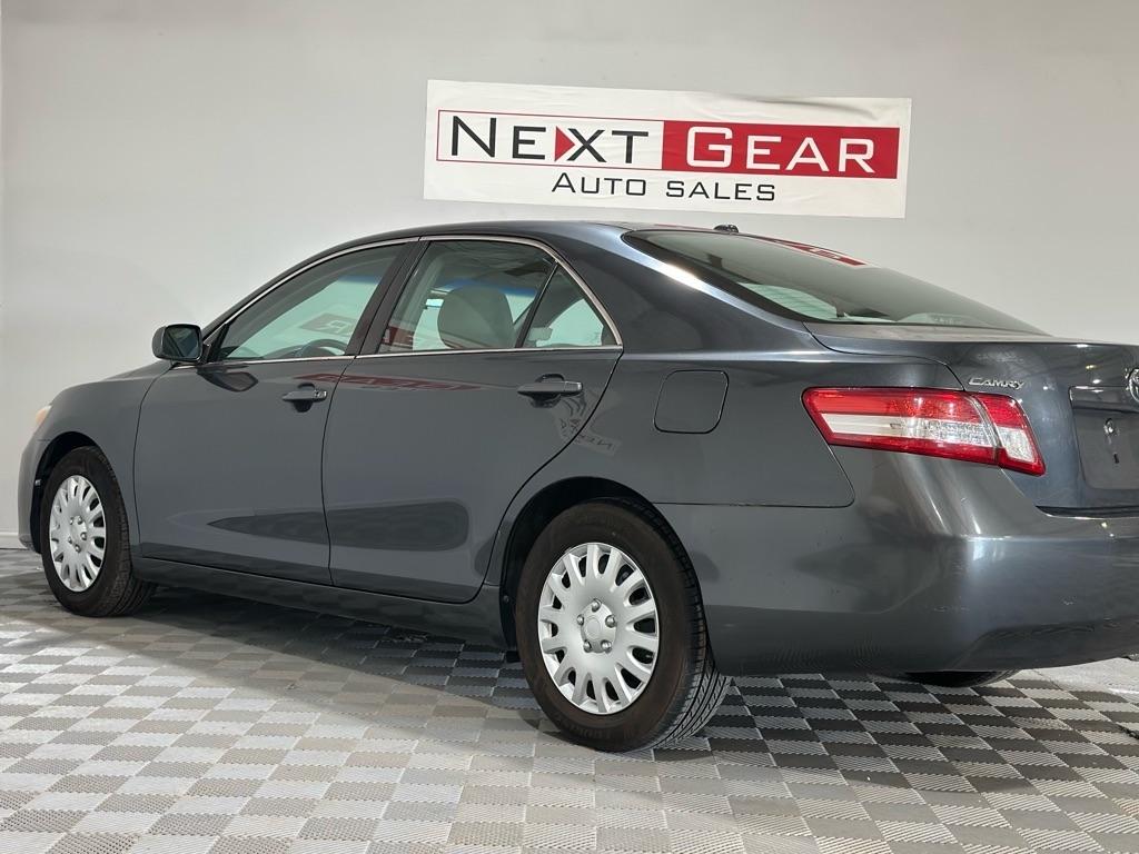 Toyota Camry SE 6-Spd MT 2010