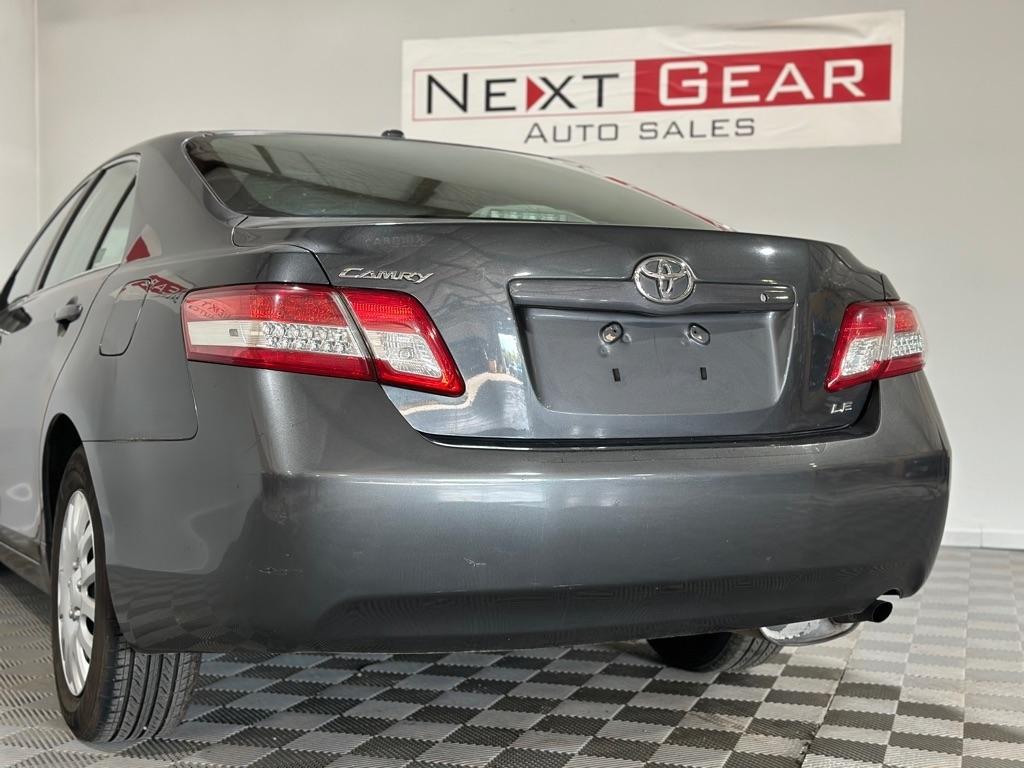 Toyota Camry SE 6-Spd MT 2010