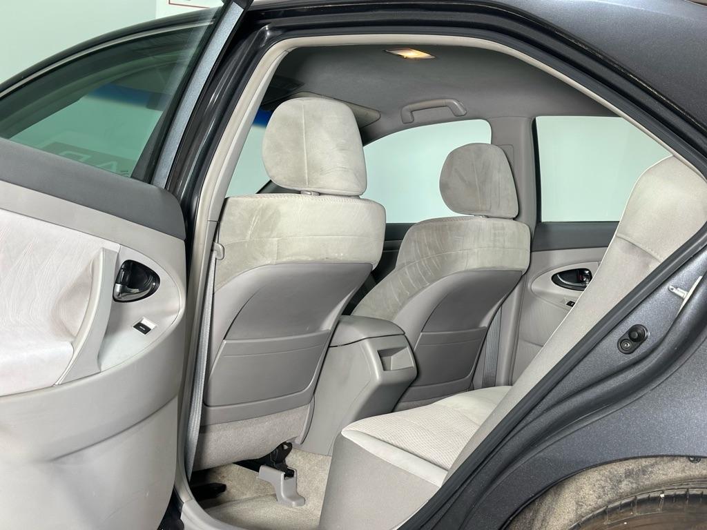 Toyota Camry SE 6-Spd MT 2010