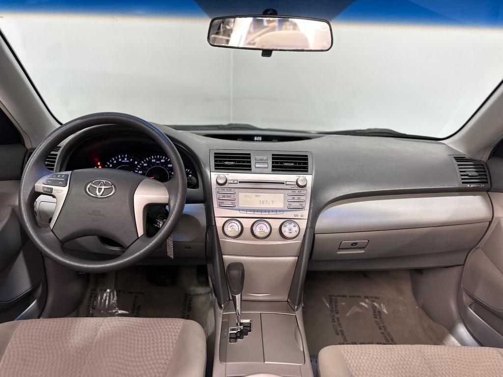 Toyota Camry SE 6-Spd MT 2010