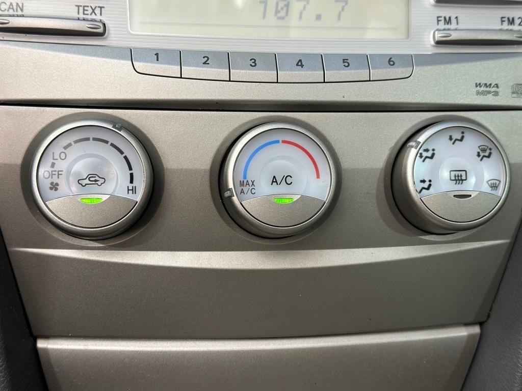 Toyota Camry SE 6-Spd MT 2010