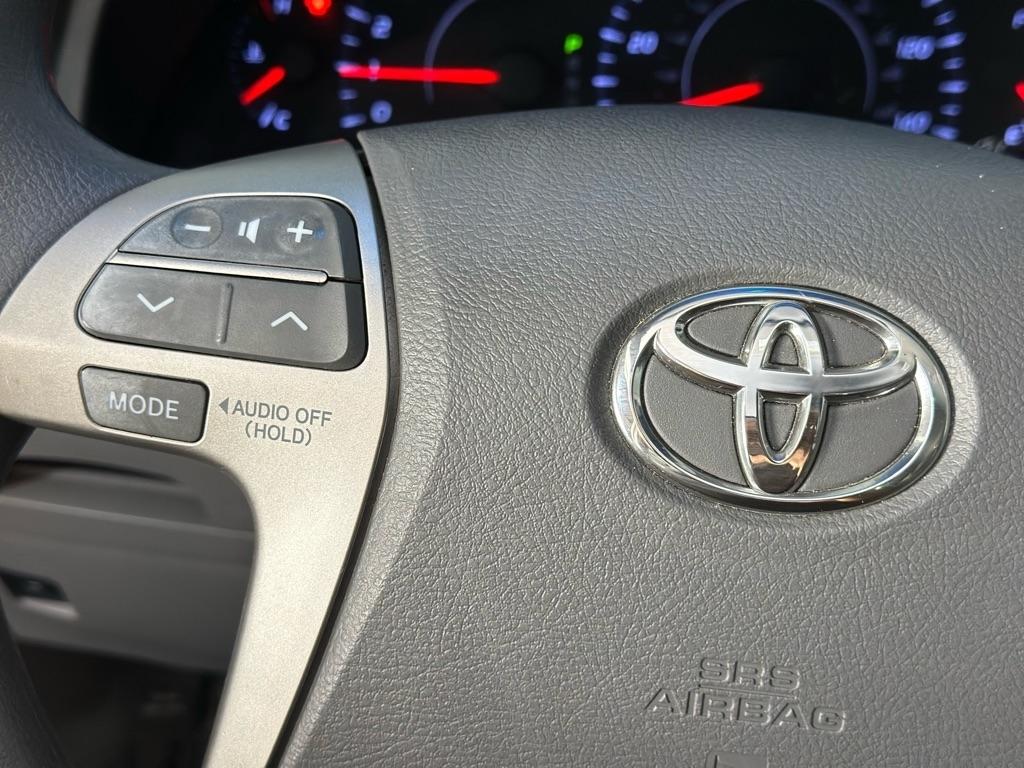 Toyota Camry SE 6-Spd MT 2010