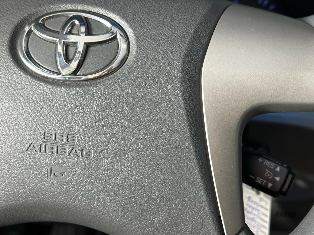 Toyota Camry SE 6-Spd MT 2010