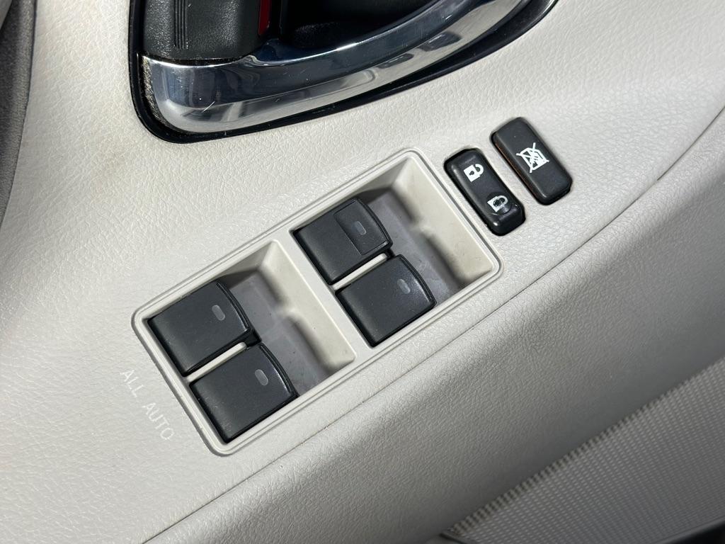 Toyota Camry SE 6-Spd MT 2010