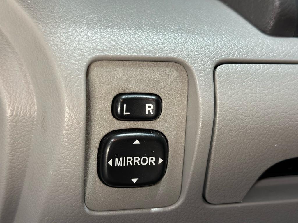 Toyota Camry SE 6-Spd MT 2010