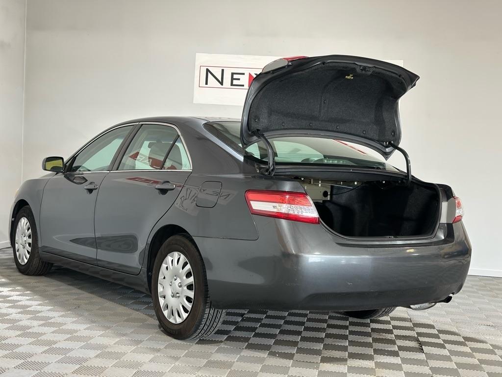 Toyota Camry SE 6-Spd MT 2010