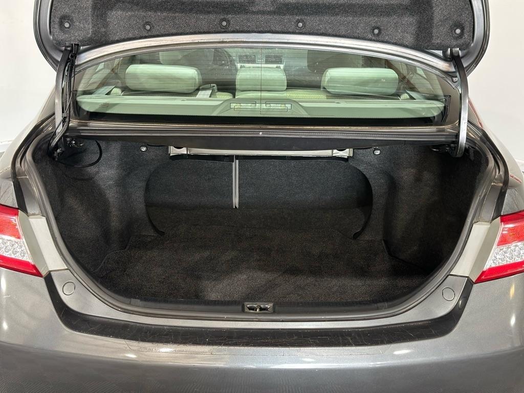 Toyota Camry SE 6-Spd MT 2010