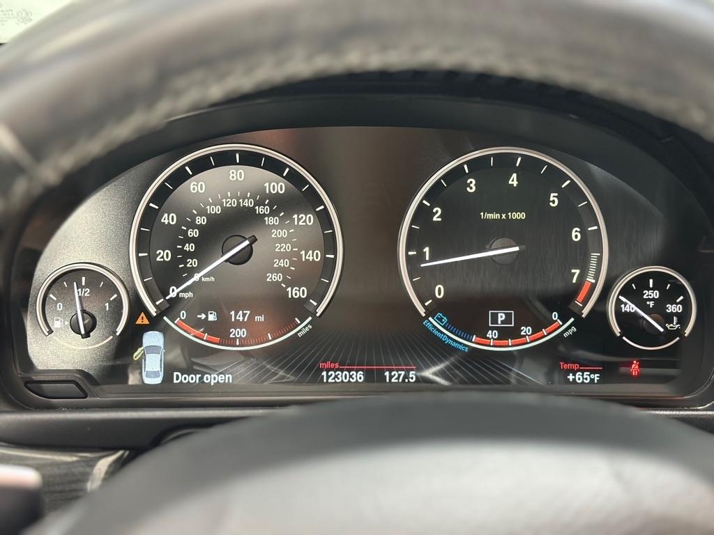 BMW 5-Series 550i xDrive 2014