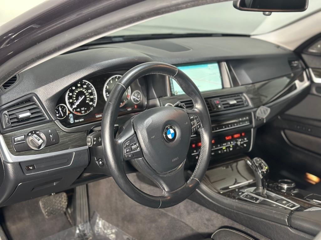 BMW 5-Series 550i xDrive 2014