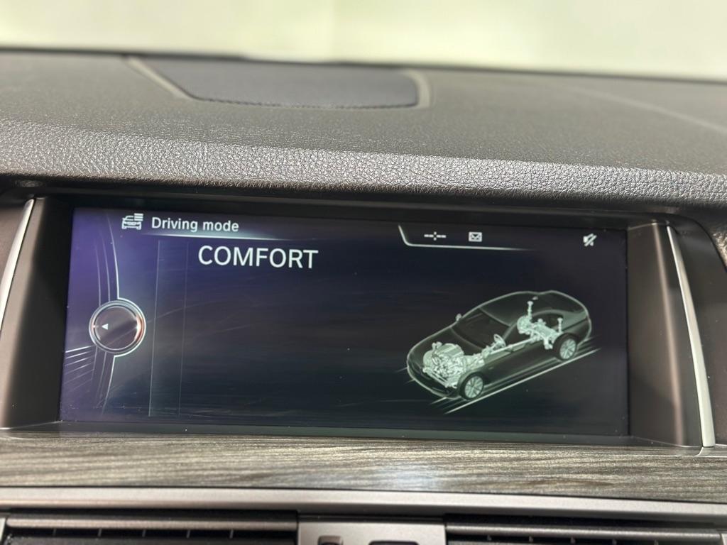 BMW 5-Series 550i xDrive 2014