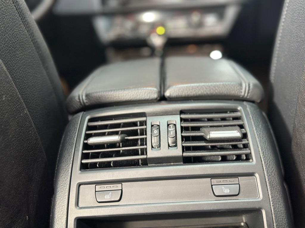 BMW 5-Series 550i xDrive 2014