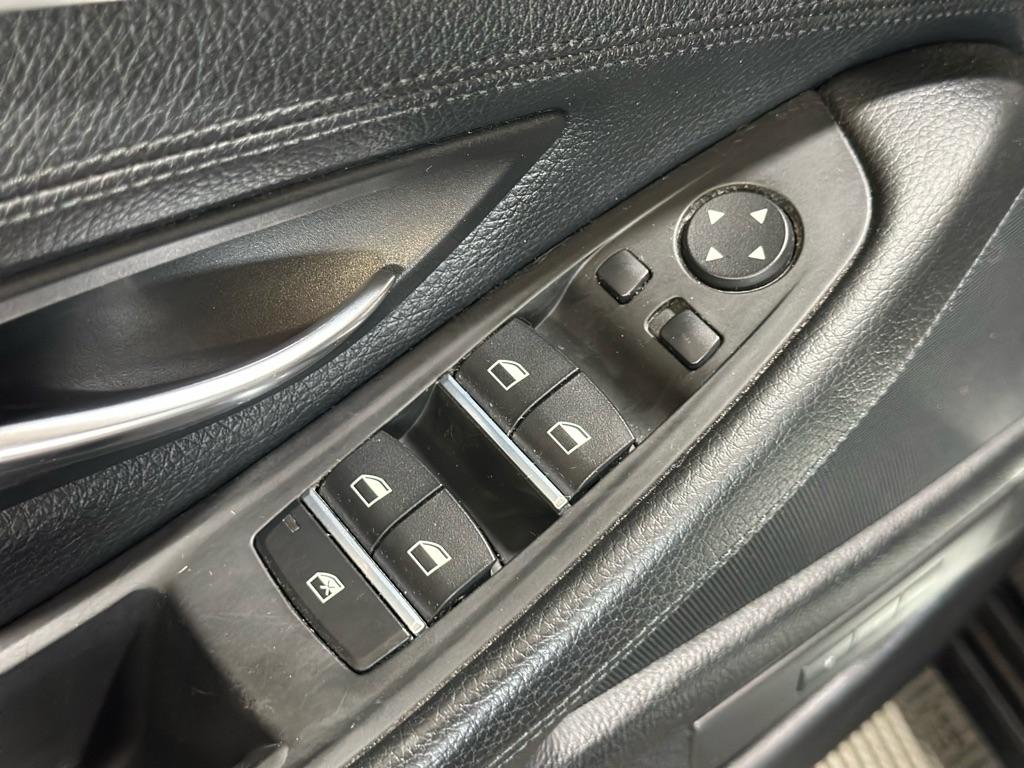 BMW 5-Series 550i xDrive 2014