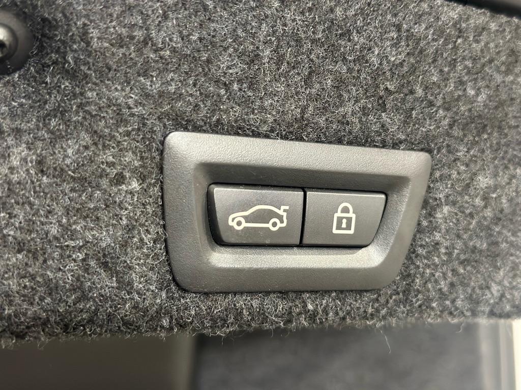 BMW 5-Series 550i xDrive 2014