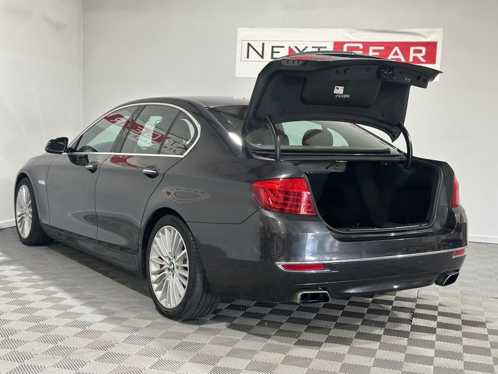 BMW 5-Series 550i xDrive 2014