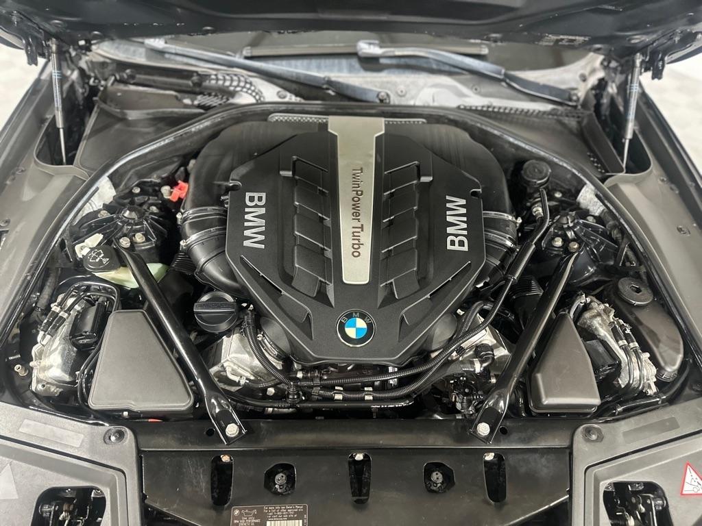 BMW 5-Series 550i xDrive 2014