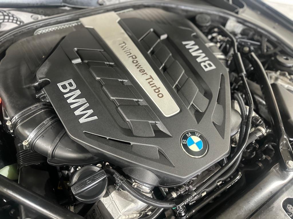 BMW 5-Series 550i xDrive 2014