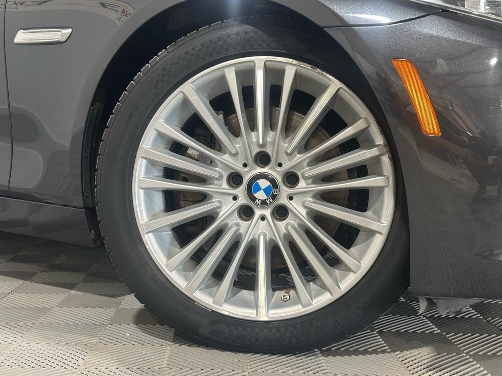 BMW 5-Series 550i xDrive 2014