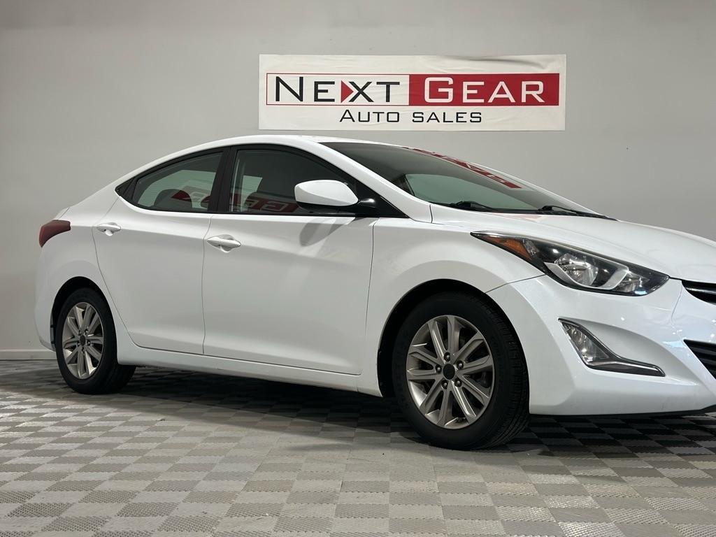 Hyundai Elantra SE 6AT 2016