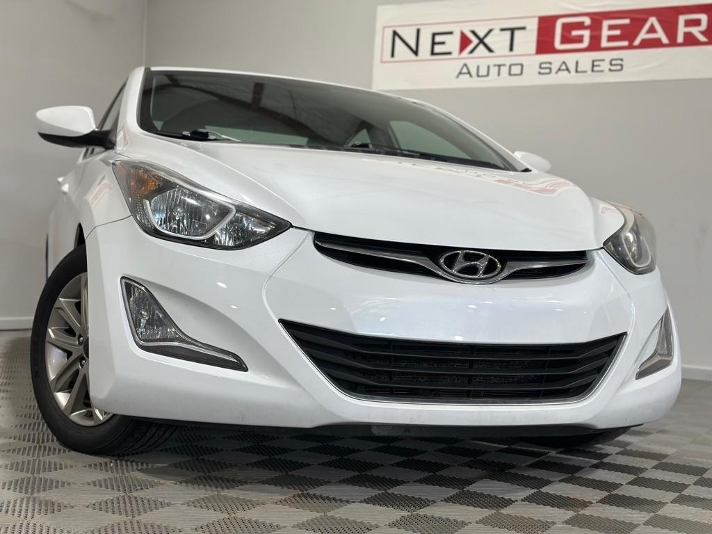 Hyundai Elantra SE 6AT 2016